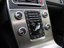 Volvo V60 Cross Country T5 245pk AWD Summum / Adaptieve cruise control / Elektrisch verstelbare stoelen / Trekhaak / Panorama dak / BLIS /