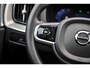 Volvo XC60 2.0 T6 Plug-in hybrid AWD Ultimate Dark | Luchtvering | Trekhaak | Head-up display | Bowers & Wilkins | Panoramisch schuif-/kantel dak | Adaptive cruise control | BLIS | Stoel/Stuurverwarming |
