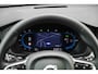 Volvo XC60 2.0 T6 Plug-in hybrid AWD Ultimate Dark | Luchtvering | Trekhaak | Head-up display | Bowers & Wilkins | Panoramisch schuif-/kantel dak | Adaptive cruise control | BLIS | Stoel/Stuurverwarming |