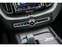 Volvo XC60 2.0 T6 Plug-in hybrid AWD Ultimate Dark | Luchtvering | Trekhaak | Head-up display | Bowers & Wilkins | Panoramisch schuif-/kantel dak | Adaptive cruise control | BLIS | Stoel/Stuurverwarming |