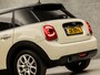 MINI Cooper Mini 1.5 Sport (5 DEURS, NAVIGATIE, LED KOPLAMPEN, DUAL TONE LAK, CLIMATE, GETINT GLAS, CRUISE, PARKEERSENSOREN, SPORTSTOELEN, CRUISE, SPRAAKBEDIENING, NIEUWE APK, NIEUWSTAAT)