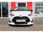 Toyota Yaris 1.5 Hybrid Executive Limited Bi-Tone met trekhaak!