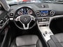 Mercedes-Benz SL 350 Cabrio Panoramadak H&K Leer Nekverwarming Camera 19 inch Massage Stoelverkoeling Sportstoelen Nieuwstaat Dealer onderhouden PDC