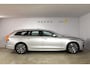 Volvo V90 T4 190PK Automaat Business Luxury+ / Adaptive Cruise control / Elektrisch Panoramadak / Trekhaak / Stoelverwarming voor+achter / Achteruitrijcamera / Elek. stoelen / Geheugen bestuurdersstoel