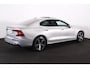 Volvo S60 Recharge T6 AWD Ultimate Bright - Panorama/schuifdak - IntelliSafe Assist & Surround - 360º Camera - Adaptieve LED koplampen - Verwarmde voorstoelen, stuur & achterbank - Parkeersensoren voor & achter - Elektr. bedienb. voorstoelen met geheugen - Head up display - Elektr. inklapbare trekhaak - 19' LMV