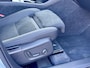 Volvo XC40 B3 | Pixel LED | Verw.stuurwiel/stoelen | Elek.verstel.voorstoelen