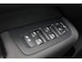 Volvo XC60 T8 Recharge AWD Ultra Dark - LONG RANGE - Panorama/schuifdak - IntelliSafe Assist & Surround - 360º Camera - Harman/Kardon audio - Adaptieve LED koplampen - Verwarmde voorstoelen, stuur & achterbank - Parkeersensoren voor & achter - Elektr. bedienb. voorstoelen met geheugen - Head up display - Draadloze tel. lader - Extra getint glas - 20' LMV