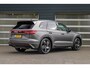 Volkswagen Touareg R 3.0 V6 TSI eHybrid 462pk 4-Motion | SoH 95% | Trekhaak | Nachtzicht Camera | Matt Silicium Grey