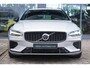 Volvo V60 T6 Recharge AWD Plus Dark | Panoramadak | 360 Camera | Keyless Entry | Panodak | Adaptieve Cruise + Pilot Assist | Elek. Trekhaak | Google | Stoel & Stuurverwarming | Elek. Stoelen + Geheugen