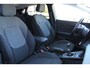 Ford Puma 1.0-125pk EcoBoost Mild-Hybrid Titanium. Nieuw Model ! Van € 35.920,- voor € 27.880,-: ruim €. 8.000,- beneden nieuwprijs. Slechts 9.000km ! Fabrieksgarantie t/m 14-10-2028 ! Lane- en side assist, Navigatie, Telefoonvoorb., Stoel-, stuur- en voorraamverwarming, LED verlichting etc.