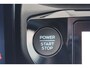 Ford Puma 1.0-125pk EcoBoost Mild-Hybrid Titanium. Nieuw Model ! Van € 35.920,- voor € 27.880,-: ruim €. 8.000,- beneden nieuwprijs. Slechts 9.000km ! Fabrieksgarantie t/m 14-10-2028 ! Lane- en side assist, Navigatie, Telefoonvoorb., Stoel-, stuur- en voorraamverwarming, LED verlichting etc.