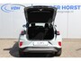 Ford Puma 1.0-125pk EcoBoost Mild-Hybrid Titanium. Nieuw Model ! Van € 35.920,- voor € 27.880,-: ruim €. 8.000,- beneden nieuwprijs. Slechts 9.000km ! Fabrieksgarantie t/m 14-10-2028 ! Lane- en side assist, Navigatie, Telefoonvoorb., Stoel-, stuur- en voorraamverwarming, LED verlichting etc.