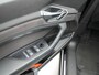 Audi E-tron e-tron 50 quattro Launch edition 71 kWh | Connected services | Navigatie | Parkeersensoren voor en achter | LM velgen 20" | Spraakbediening | Electrische voorstoelen |