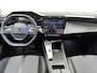Peugeot 408 Allure 130pk Automaat | Navigatie | Achteruitrijcamera | Adaptieve Cruise Control | Climate Control | Parkeersensoren | Keyless | Draadloze Apple Carplay / Android Auto | DAB+ radio | Bluetooth | Armsteun | Led koplampen | Digitaal instrumentenpaneel | Donker getint glas | 17" lichtmetalen velgen |
