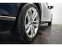 Volkswagen Passat GTE Head-up Disp Pano 360°Cam eLTrekh+aKlep Memo-seats Dhoek Det