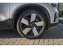 Volvo EC40 Single Motor Extended Range Ultra 82 kWh | MicroTech Dawn bekleding | Stoelen Elektrisch + geheugen | Harman/Kardon Audio | Google Services Extra getint glas achter | Panoramadak | Stoel + stuurverwarming | Warmtepomp | 20" LM Velgen |