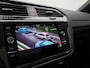 Volkswagen Tiguan 1.5 TSI R-Line Business 150 PK| Panoramadak | Trekhaak | Navigatie | Stoelverwarming | Achteruirijcamera | Stuurwielverwarming