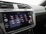 Volkswagen Tiguan 1.5 TSI R-Line Business 150 PK| Panoramadak | Trekhaak | Navigatie | Stoelverwarming | Achteruirijcamera | Stuurwielverwarming