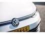 Volkswagen Golf 1.5 eTSI Style R-Line Automaat I Panoramadak I Distributie vervangen I Adaptive Cruise I Stuur & stoelverwarming