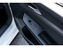 Volkswagen Golf 1.5 eTSI Style R-Line Automaat I Panoramadak I Distributie vervangen I Adaptive Cruise I Stuur & stoelverwarming