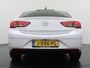 Opel Insignia Grand Sport T165PK Leer Camera Navi Apple Carplay Android PDC-a+v Trekhaak LED-v+a Ecc Cruise Control AGR-Comfort Stoelen Verwarmd Business Executive Regen-Lichtsensor Sensor dodehoek Verkeersbordlezer Rijstrooksensor 1e Eigenaar
