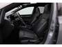 Volkswagen Golf 1.5 eTSI 150 pk DSG R-Line | Panoramadak | Trekhaak | IQ Light | Harman/Kardon | Head-up display | Stuur-/stoelverwarming