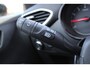 Opel Crossland 1.2-110pk Turbo 'Elegance'. Mooie en luxe hoogzitter met weinig km's ! Volautm. airco dual, cruise control, camera, comfortstoelen, metallic lak,  LM wielen, navigatie, telefoonvoorb., lane- en side assist, parkeersensoren v+a,  LED verlichting  etc.