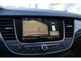Opel Crossland 1.2-110pk Turbo 'Elegance'. Mooie en luxe hoogzitter met weinig km's ! Volautm. airco dual, cruise control, camera, comfortstoelen, metallic lak,  LM wielen, navigatie, telefoonvoorb., lane- en side assist, parkeersensoren v+a,  LED verlichting  etc.