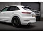 Porsche Cayenne 3.0 V6 340 pk / Lucht-Vering/ Pano-Dak/ Keyless/ 360-Camera/ Leder/ Sport-Stoelen/ Stoel.Verw/ Led-Koplamp/ 20'' LMV