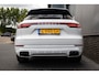 Porsche Cayenne 3.0 V6 340 pk / Lucht-Vering/ Pano-Dak/ Keyless/ 360-Camera/ Leder/ Sport-Stoelen/ Stoel.Verw/ Led-Koplamp/ 20'' LMV