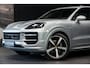 Porsche Cayenne 3.0 E-Hybrid *Burmester 3D / Achteras-besturing / Panorama / Passenger-display / Keyless / HUD*