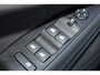 Opel Crossland 1.2-110pk Turbo 'Elegance'. Mooie en luxe hoogzitter met weinig km's ! Volautm. airco dual, cruise control, camera, comfortstoelen, metallic lak,  LM wielen, navigatie, telefoonvoorb., lane- en side assist, parkeersensoren v+a,  LED verlichting  etc.