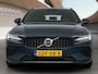 Volvo V60 2.0 T6 Plug-in hybrid AWD Plus Dark | Trekhaak | Panoramadak | Harman Kardon Audio | PDC + 360 Camera | Blis | Voorruitverwarming |