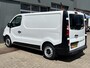 Renault Trafic 1.6 dCi L1H1 Airco Cruise control Kastinrichting Trekhaak 2000kg trekgewicht Parkeersensoren achter 2-Persoons Achterruitrij camera 1e eigenaar Omvormer Euro 6 Bpm vrij voor particulier gebruik!!