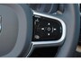 Volvo XC60 T8 Recharge AWD Ultra Dark - LONG RANGE - Panorama/schuifdak - IntelliSafe Assist & Surround - 360º Camera - Harman/Kardon audio - Adaptieve LED koplampen - Verwarmde voorstoelen, stuur & achterbank - Parkeersensoren voor & achter - Elektr. bedienb. voorstoelen met geheugen - Head up display - Draadloze tel. lader - Extra getint glas - 20' LMV