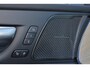 Volvo XC60 T8 Recharge AWD Ultra Dark - LONG RANGE - Panorama/schuifdak - IntelliSafe Assist & Surround - 360º Camera - Harman/Kardon audio - Adaptieve LED koplampen - Verwarmde voorstoelen, stuur & achterbank - Parkeersensoren voor & achter - Elektr. bedienb. voorstoelen met geheugen - Head up display - Draadloze tel. lader - Extra getint glas - 20' LMV