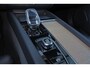 Volvo XC60 T8 Recharge AWD Ultra Dark - Panorama/schuifdak - IntelliSafe Assist & Surround - 360º Camera - Harman/Kardon audio - Adaptieve LED koplampen - Verwarmde voorstoelen, stuur & achterbank - Parkeersensoren voor & achter - Elektr. bedienb. voorstoelen met geheugen - Head up display - Draadloze tel. lader - Extra getint glas - 20' LMV