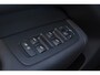 Volvo XC60 T8 Recharge AWD Ultra Dark - Panorama/schuifdak - IntelliSafe Assist & Surround - 360º Camera - Harman/Kardon audio - Adaptieve LED koplampen - Verwarmde voorstoelen, stuur & achterbank - Parkeersensoren voor & achter - Elektr. bedienb. voorstoelen met geheugen - Head up display - Draadloze tel. lader - Extra getint glas - 20' LMV