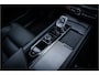 Volvo XC60 2.0 T6 Plug-in hybrid AWD Ultimate Black Edition ** Trekhaak ** Ventilatie ** Panodak ** B&W ** 12-2024!!