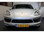 Porsche Cayenne 3.0 V6 HYBRID 333 PK LUCHTVERING LEDER NAVIGATIE CRUISE CONTROL CLIMATE CONTROL ACHTERUITRIJCAMERA PDC XENON ZEER MOOI !! Brgl