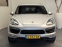 Porsche Cayenne 3.0 V6 HYBRID 333 PK LUCHTVERING LEDER NAVIGATIE CRUISE CONTROL CLIMATE CONTROL ACHTERUITRIJCAMERA PDC XENON ZEER MOOI !!