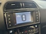 Jaguar F-Pace 3.0 S/C PORTFOLIO AWD 35T LEDER NAVIGATIE CRUISE CONTROL PANORAMA SCHUIF/KANTELDAK MULTIMEDIA VOORBEREIDING RIJSTROOKSENSOREN DODEHOEKSENSOREN ACHTERUITRIJCAMERA ZEER MOOI !! Brgl