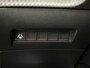 Peugeot e-2008 SUV EV GT Avantage 54 kWh 156pk | 406km WLTP Actieradius | Accu SOH 98,8% | Navigatie | Camera v+a | Leder/Alcantara | Stoel elektrisch+verwarmd+massage | Full Led koplampen | Parkeersensoren v+a | Keyless | Adaptieve Cruise Control | Dodehoeksensor | DAB+ radio | Apple Carplay / Android Auto | Donker getint glas | 17" lichtmetalen velgen |