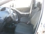 Toyota Yaris 1.3 VVTi Terra nette in Nederland nieuw geleverde 5 deurs 1.3 Yaris met airco.