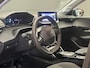 Peugeot e-208 EV Allure 51 kWh | Navigatie | Climate | Adaptive Cruise | Apple Carplay/Android auto | 11 kW lader | Achterspoiler | Apple Carplay/Android Auto|telefoonintegratie premium