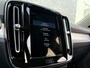 Volvo XC40 T2 Momentum | Trekhaak | 18 inch Lichtmetalen Velgen | Navigatie | Apple CarPlay & Android Auto | Parkeersensoren Voor en Achter | Parkeercamera |