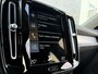 Volvo XC40 T2 Momentum | Trekhaak | 18 inch Lichtmetalen Velgen | Navigatie | Apple CarPlay & Android Auto | Parkeersensoren Voor en Achter | Parkeercamera |