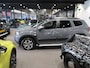 Dacia Duster 150 Pk Benzine *** AUTOMAAT * Ruige Stoere Journey Uitvoering * Kenteken: HZN-81-V * Navigatie * Achteruitrij Camera * Stoelverwarming * Dodehoekdetector *  Climate & Cruise Control * Hoge Zit * Stoere Kleur * Vingerhoets; Vierde Generatie Eersteklas Service !