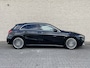 Mercedes-Benz A-klasse A 180 AMG Line l Advanced Sound System l Augment Reality Navigatie & Stoplicht herkenning l Getinte ruiten l Premium Pack l High Performence LED l