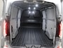 Ford E-Transit Cust. 340 L2H1 Limited 65 kWh | Financial lease tegen 0,99% rente | Trekhaak | 17 inch LMV | Led koplampen | Keyless entry/start | Airco | PDC | Centrale dubbele vergrendeling |